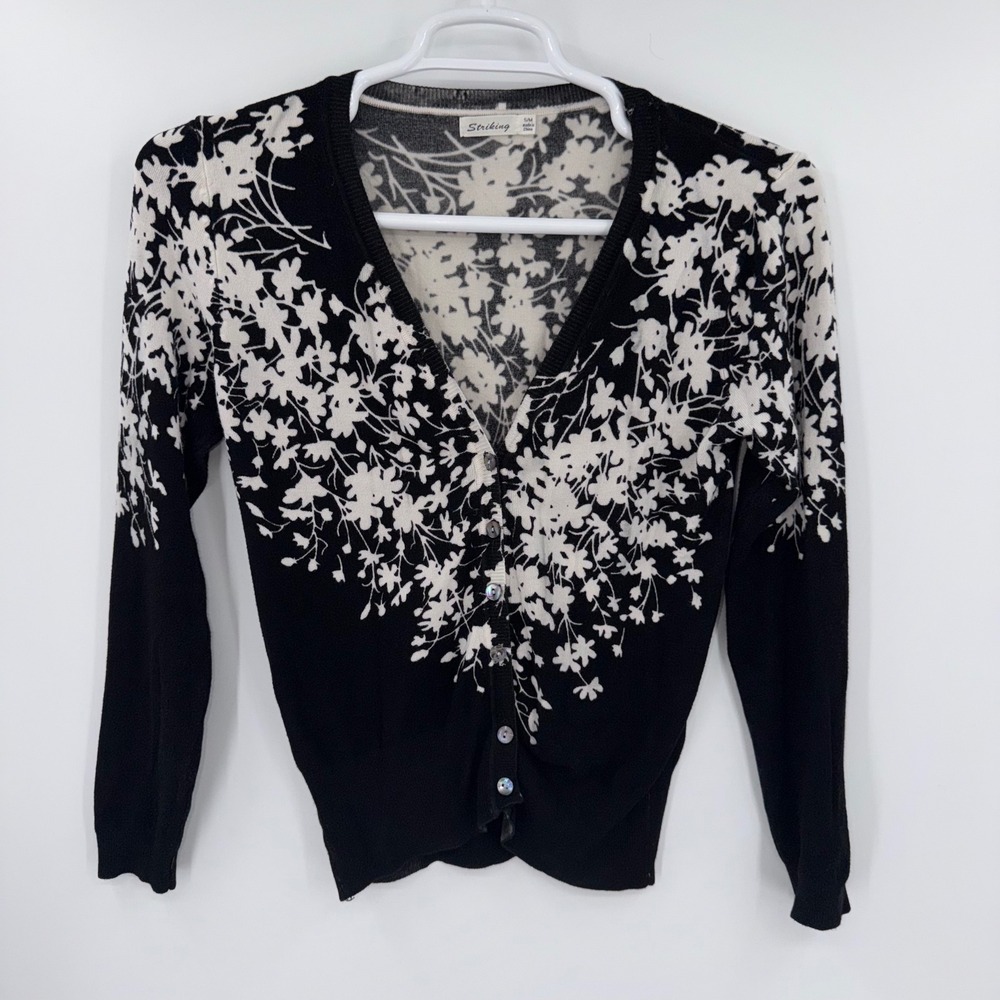 Striking Black White Floral Wool Blend V-Neck Button Front Cardigan Sweater S/M